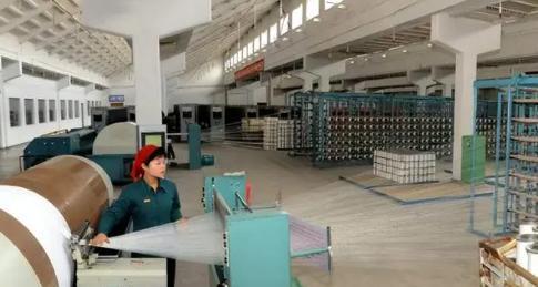 工廠(chǎng)提前兩月放春節(jié)假 美訂單大降40 ,人民日?qǐng)?bào) 放棄幻想